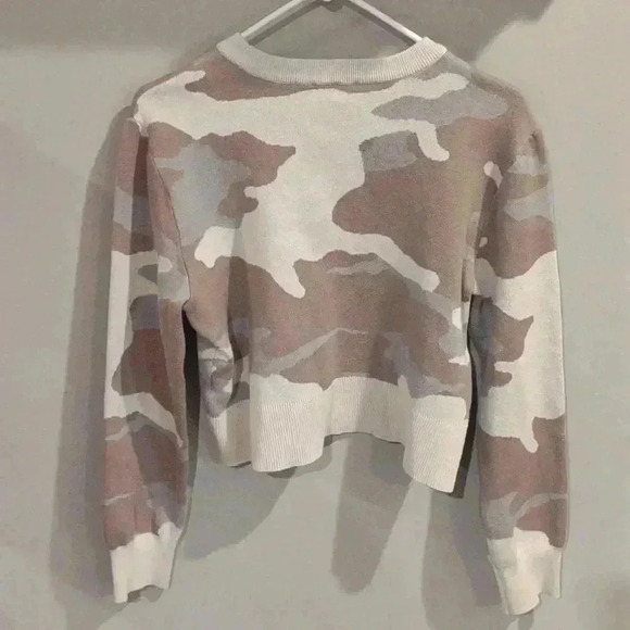 DKNY‎ beige cream camo crop sweater women's small - Picture 4 of 4